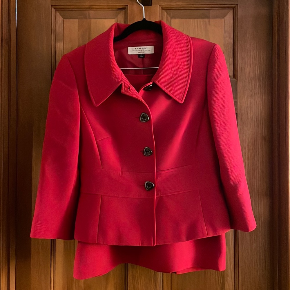 Tahari Red Skirt Suit, 6P
